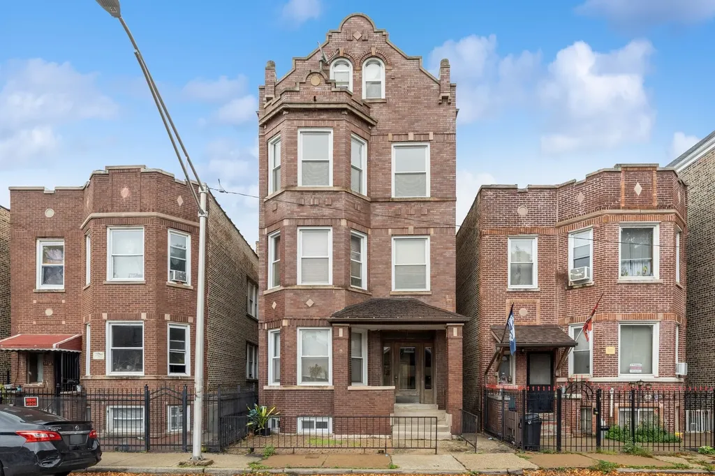 3213 South Lituanica Avenue Chicago IL 60608