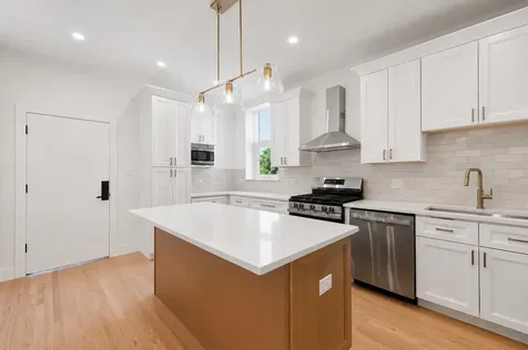 848 West George Street Chicago IL 60657