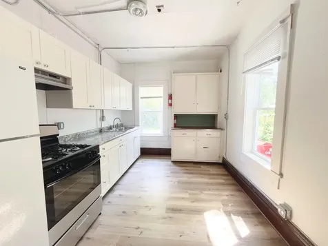 216 East South Street Woodstock IL 60098