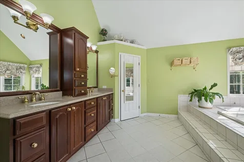 15 Mulberry Drive Hawthorn Woods IL 60047
