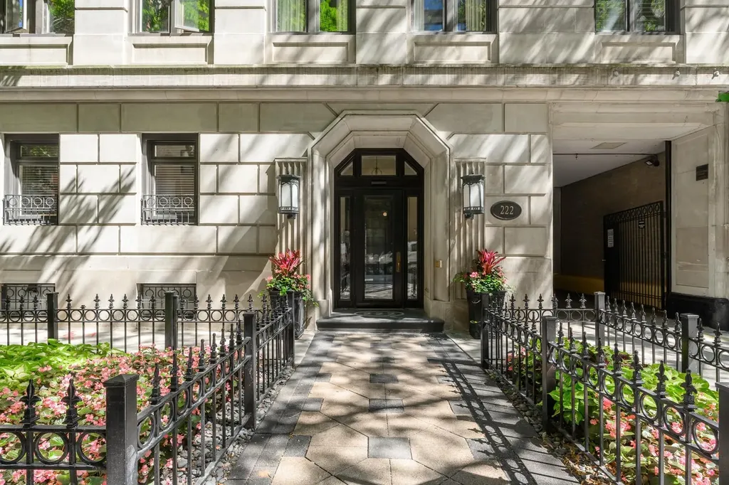 222 East Chestnut Street Chicago IL 60611