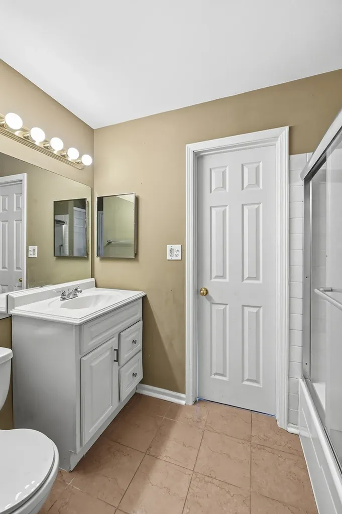 177 Cascade Drive Indian Head Park IL 60525