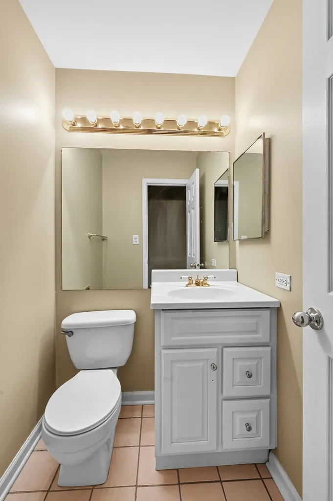 177 Cascade Drive Indian Head Park IL 60525