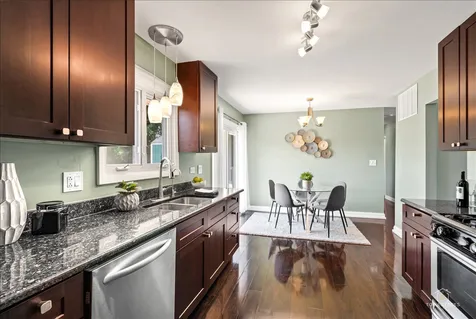 22 Forest Lane Elk Grove Village IL 60007