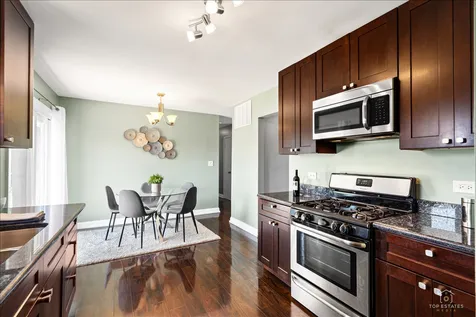 22 Forest Lane Elk Grove Village IL 60007