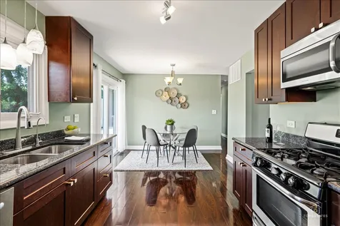 22 Forest Lane Elk Grove Village IL 60007