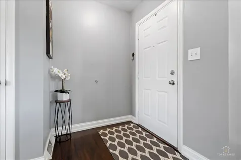 22 Forest Lane Elk Grove Village IL 60007