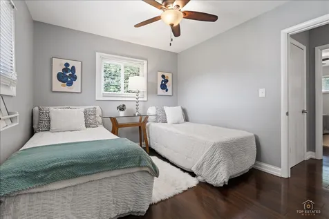 22 Forest Lane Elk Grove Village IL 60007