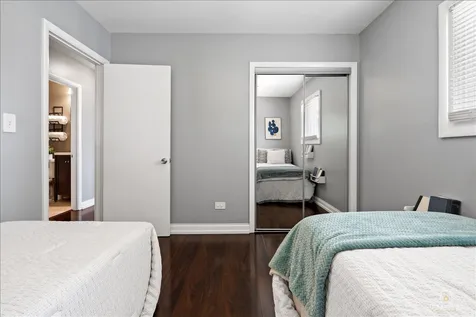 22 Forest Lane Elk Grove Village IL 60007