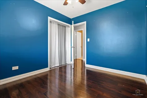 22 Forest Lane Elk Grove Village IL 60007
