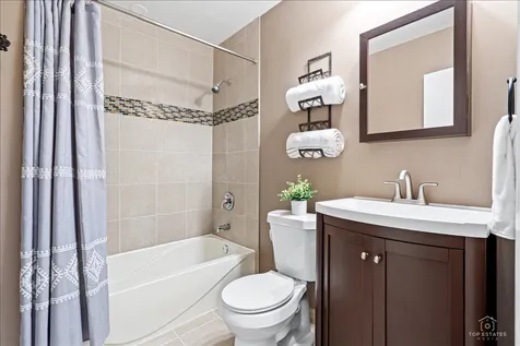 22 Forest Lane Elk Grove Village IL 60007