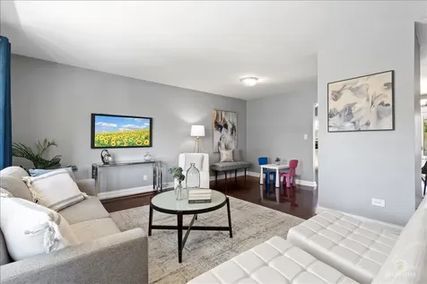 22 Forest Lane Elk Grove Village IL 60007
