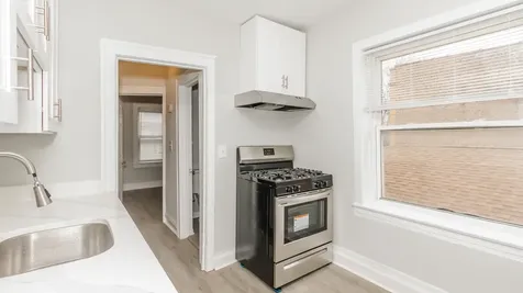 2724 West Rosemont Avenue Chicago IL 60659