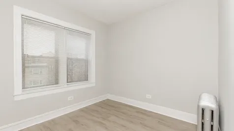 2724 West Rosemont Avenue Chicago IL 60659