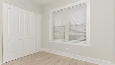 2724 West Rosemont Avenue Chicago IL 60659