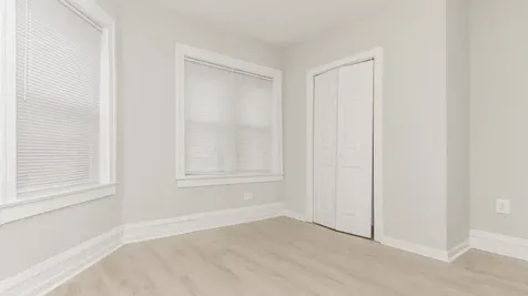 2724 West Rosemont Avenue Chicago IL 60659