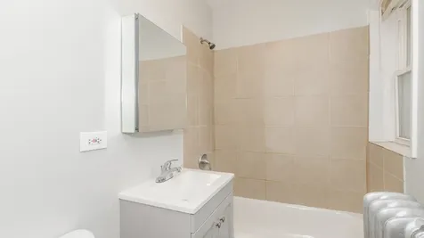 2724 West Rosemont Avenue Chicago IL 60659