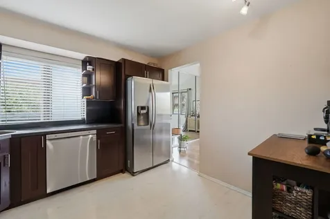 9331 Landings Lane Des Plaines IL 60016