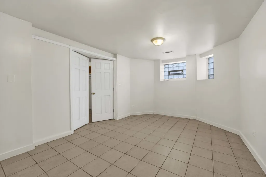 2714 West Lexington Street Chicago IL 60612
