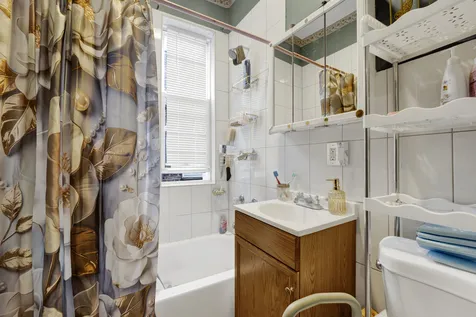 2714 West Lexington Street Chicago IL 60612