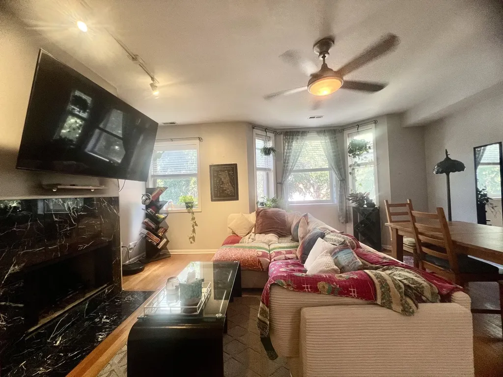 1522 North Bosworth Avenue Chicago IL 60642