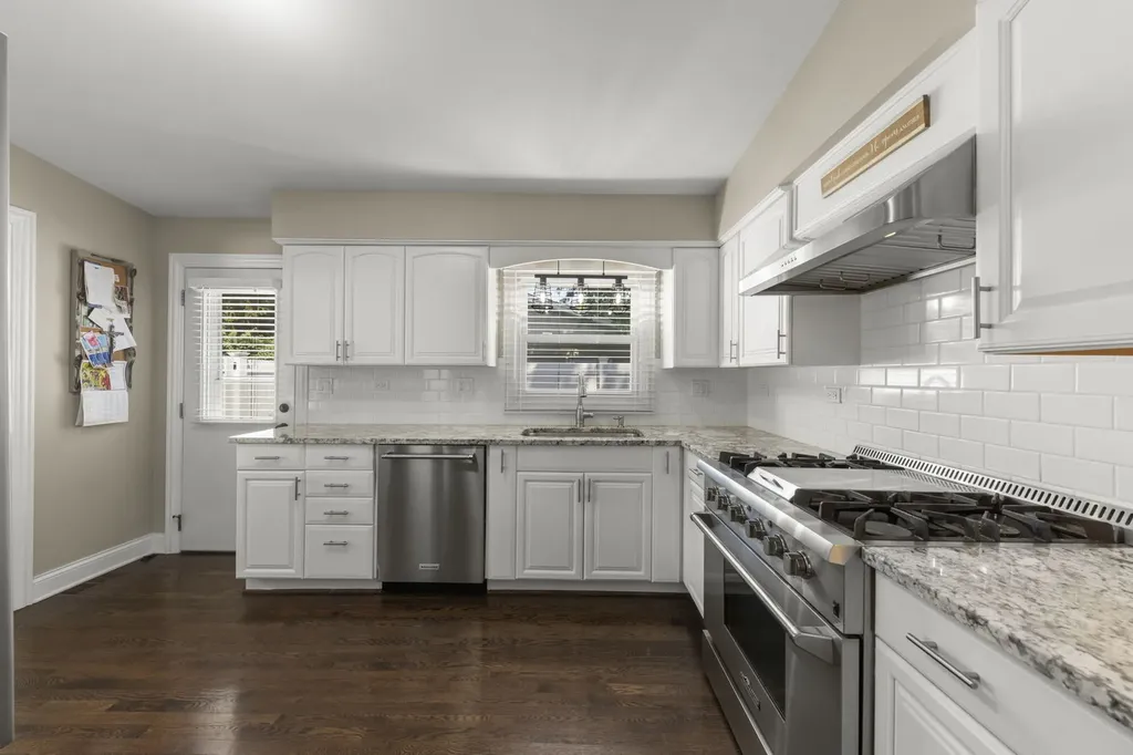 15W621 Diversey Avenue Elmhurst IL 60126