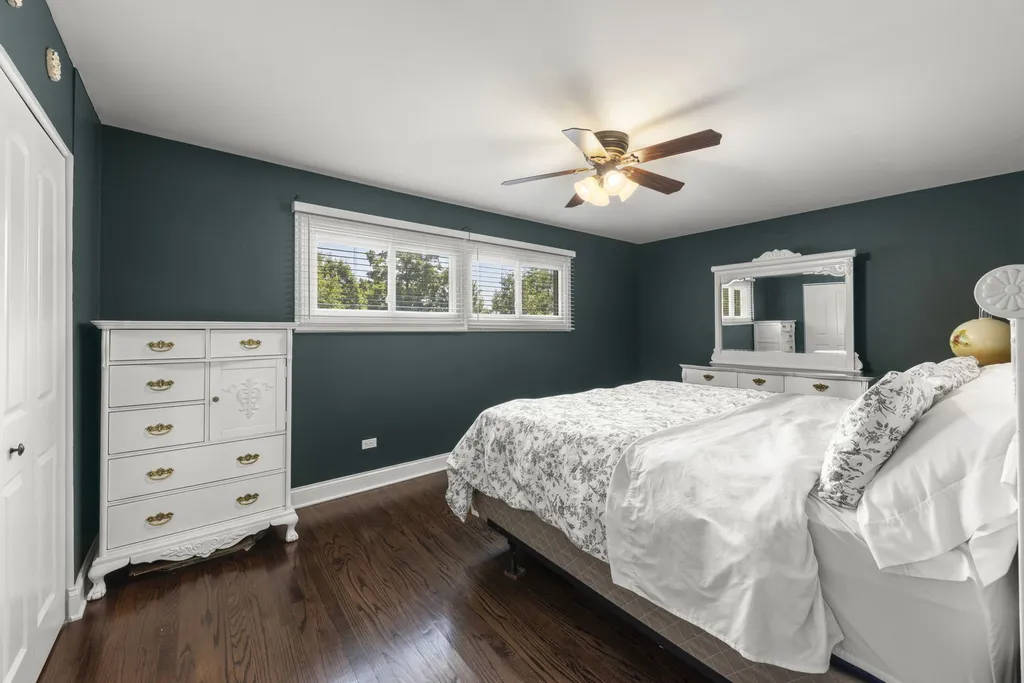15W621 Diversey Avenue Elmhurst IL 60126