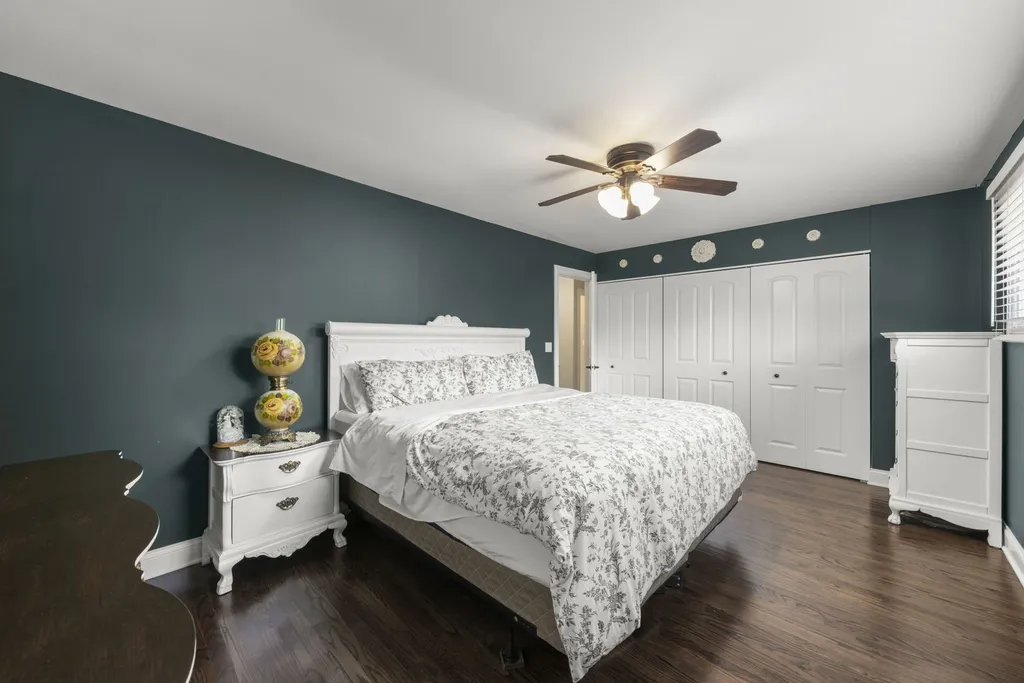 15W621 Diversey Avenue Elmhurst IL 60126
