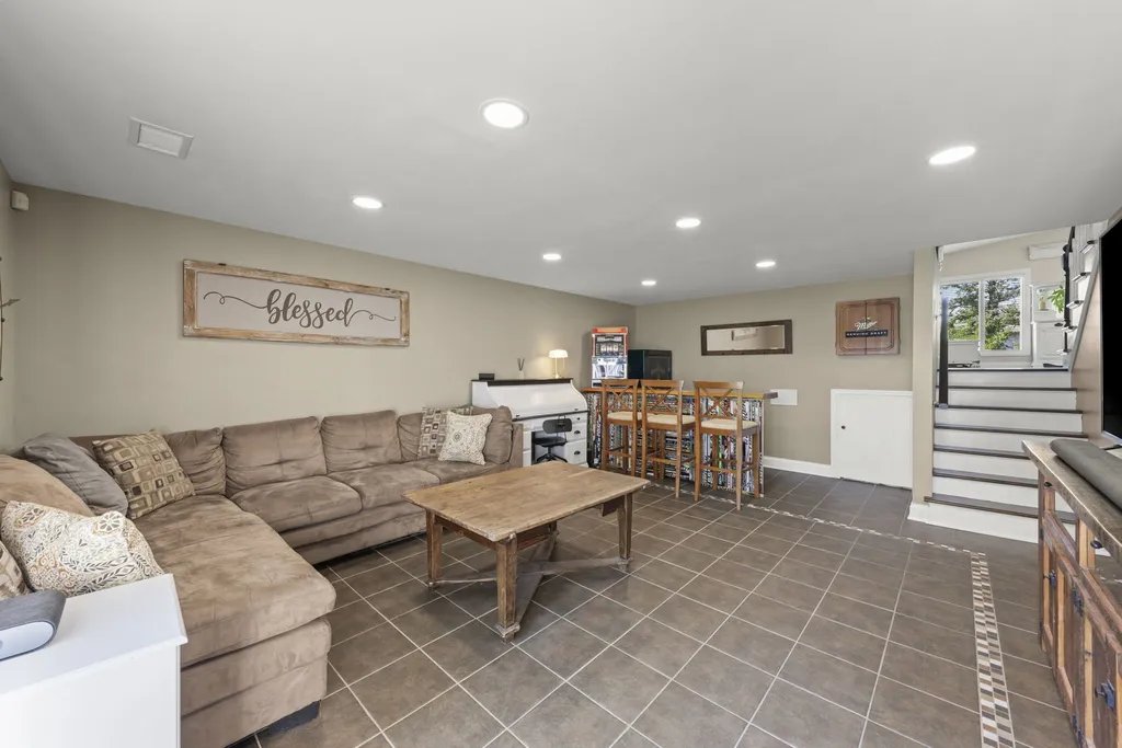 15W621 Diversey Avenue Elmhurst IL 60126