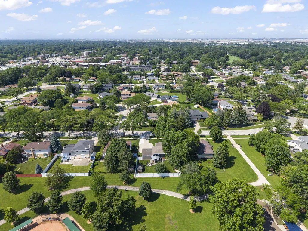 15W621 Diversey Avenue Elmhurst IL 60126