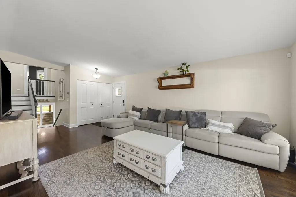 15W621 Diversey Avenue Elmhurst IL 60126
