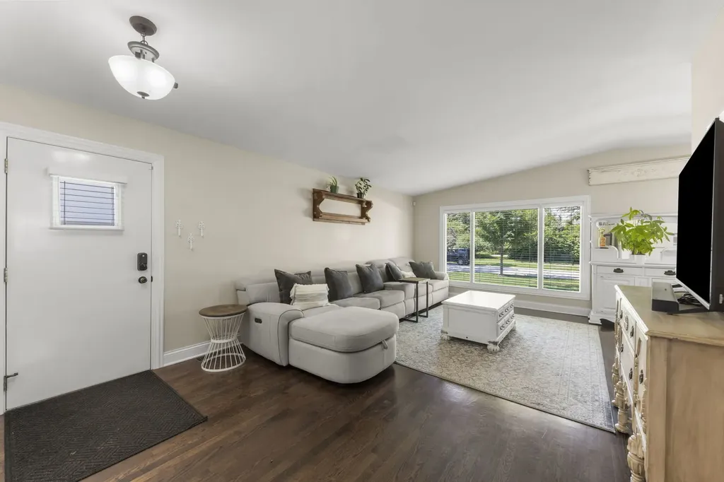 15W621 Diversey Avenue Elmhurst IL 60126