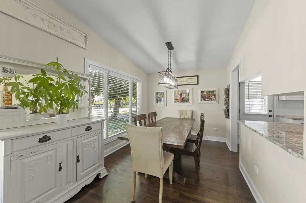 15W621 Diversey Avenue Elmhurst IL 60126