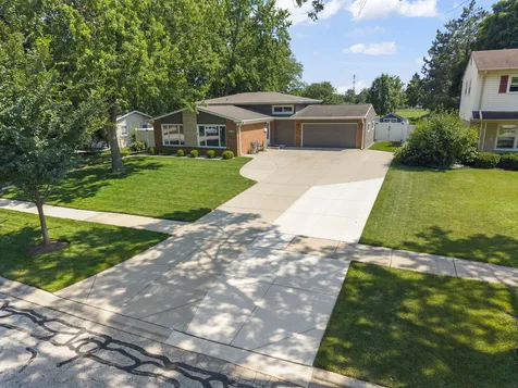 15W621 Diversey Avenue Elmhurst IL 60126