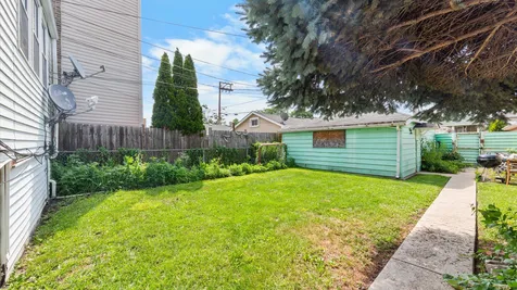 5311 West Henderson Street Chicago IL 60641
