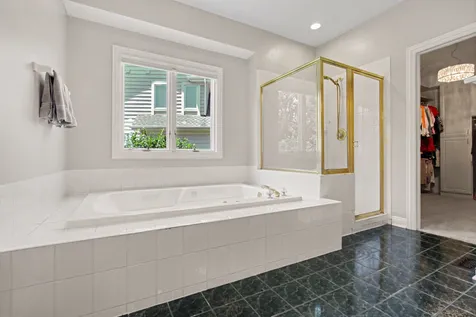 1204 North Oakridge Court Palatine IL 60067