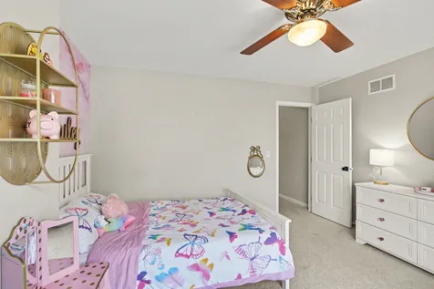 1204 North Oakridge Court Palatine IL 60067