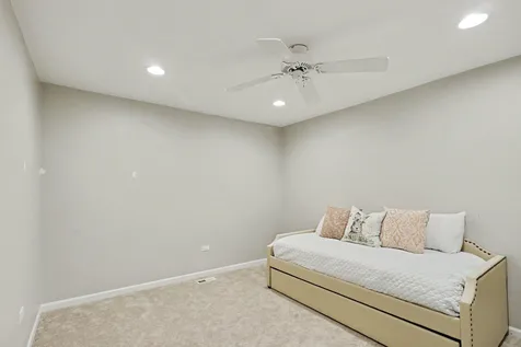 1204 North Oakridge Court Palatine IL 60067