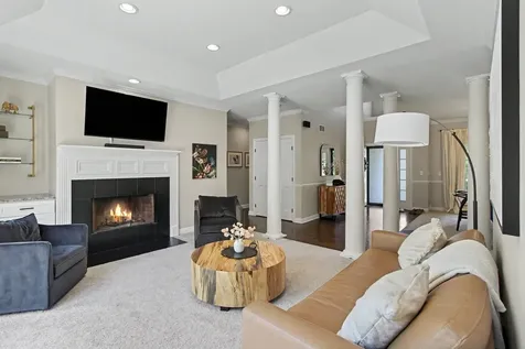 1204 North Oakridge Court Palatine IL 60067