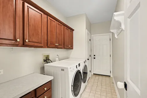 1204 North Oakridge Court Palatine IL 60067