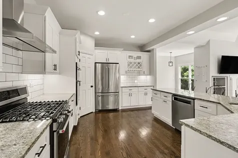 1204 North Oakridge Court Palatine IL 60067