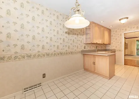 3407 41ST Street Moline IL 61256
