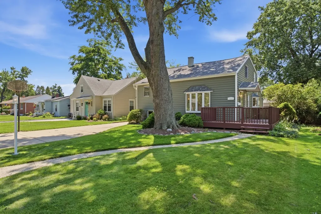 126 South Lodge Lane Lombard IL 60148