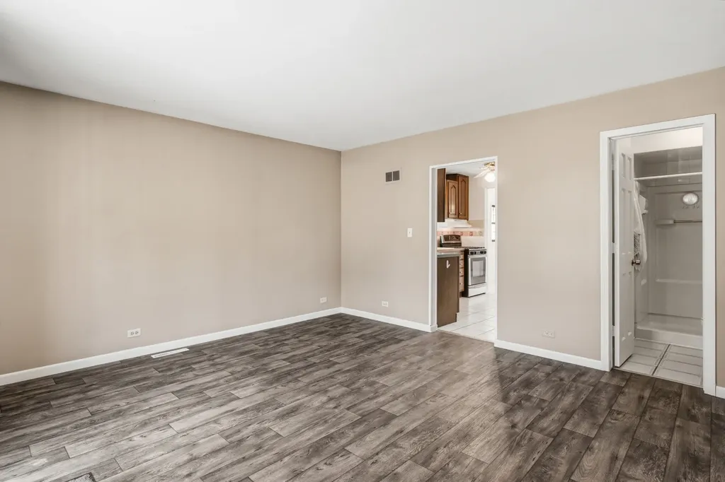 126 South Lodge Lane Lombard IL 60148