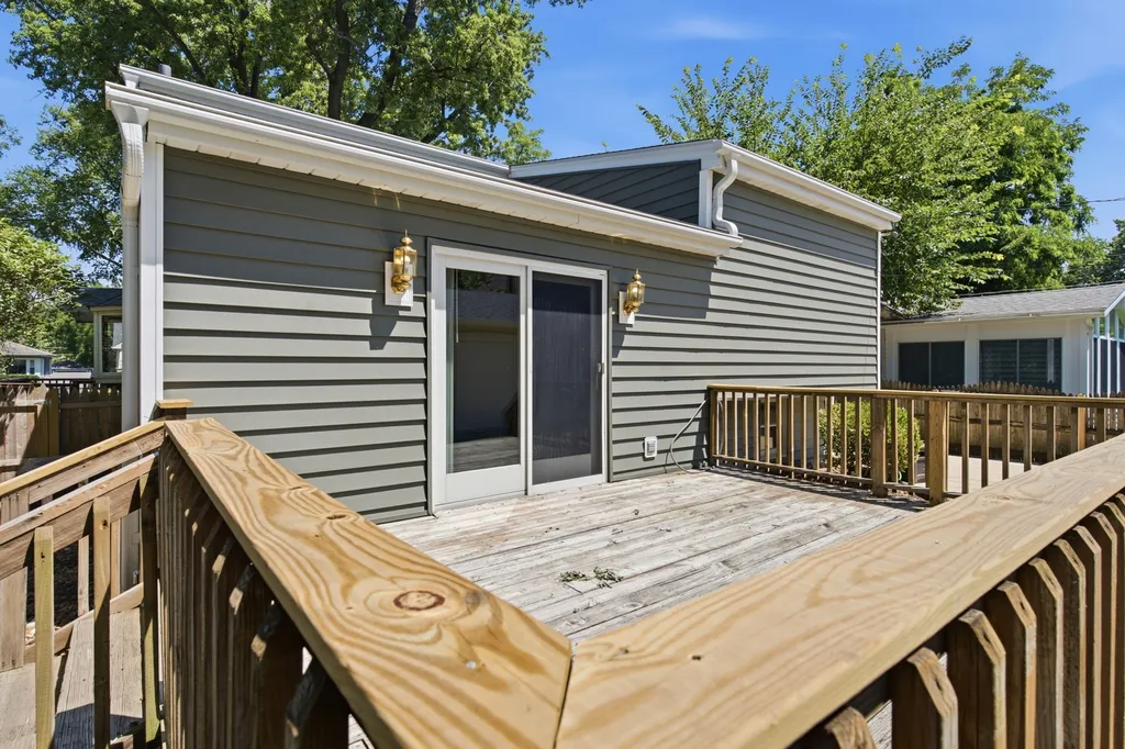 126 South Lodge Lane Lombard IL 60148