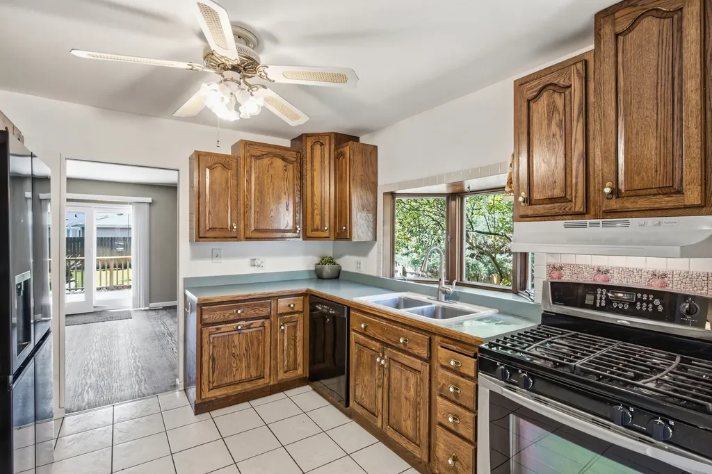 126 South Lodge Lane Lombard IL 60148