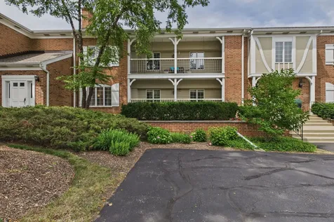 1528 Shire Circle Inverness IL 60067