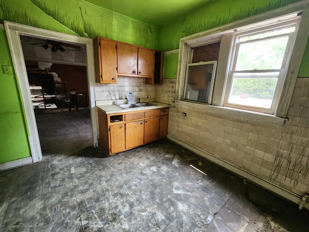 7952 South Langley Avenue Chicago IL 60619