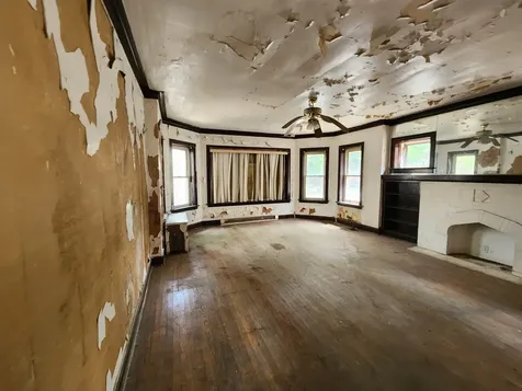 7952 South Langley Avenue Chicago IL 60619