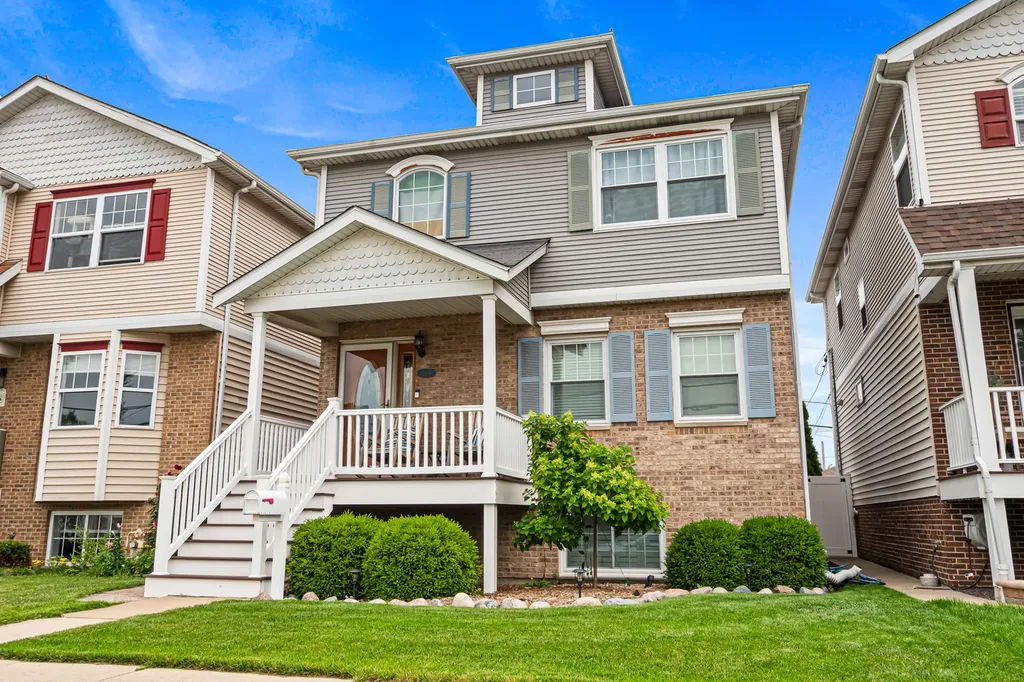 6216 West 60th Street Chicago IL 60638
